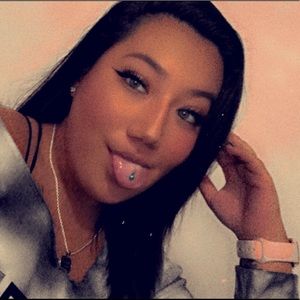 Meet your Posher, Caitlin